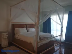 Spacious Private Room with a great view - Image 5