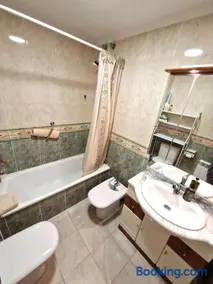 Apartamento Playa con Terraza & Vistas al Mar - Image 2