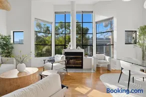 Bright Spacious & Comfortable Hayes Valley Condo - Image 1