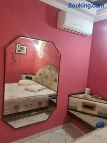 Max Motel - Image 3