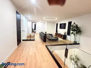 Downtown Luxe Stay - High River - Image 2