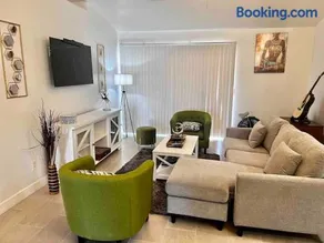 Vernon House 4BR Furnished Phoenix Home for Extended Stays - Image 4