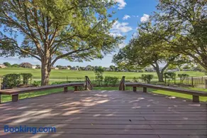 5 Beds Luxury Retreat on Golf Course - Image 3