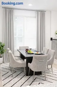 Luxe Retreat - Image 3