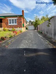 A lovely studio in Kings Meadows - Image 2