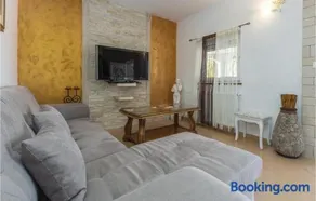 One-Bedroom Apartment In Kosinozici - Image 1
