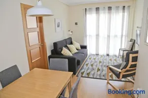 Quiet, Modern Apartment - Image 2