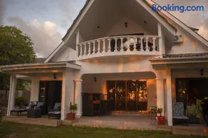 Chello's Villa - Image 1