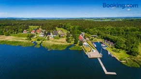 Reethus-am-Hafen Reetdachhaus Hafenblick mit Garten und Blick aufs Wasser - Image 2