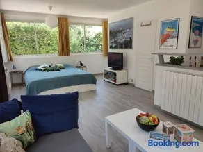 Studio with garden and pool - Image 4