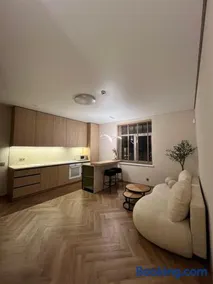 Apartamentai pirmame aukšte, miesto centre - Image 2