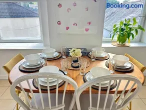 Treforest Apartment 3 Bedrooms - Next Station - Free Parking - Image 3