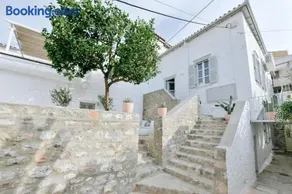 Calais Boutique Apartments - Image 3