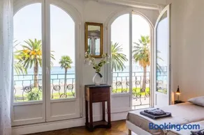 Beautiful apartment by the sea front - Image 5