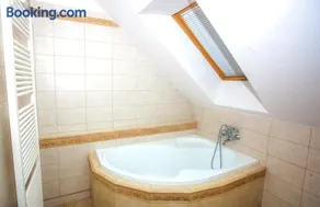 PRAGUE LUXURY VILLA, JACUZZI, HI-SPEED WIFI, HBO, TERRACE - Image 3