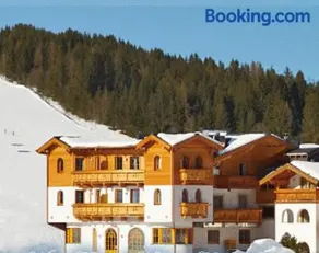 Hotel Lisa - Image 1