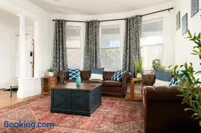 Whole House Near NYC and Transit with Game Room Fire Pit and King Bed - Image 2