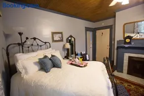 Bees B & B - Image 4