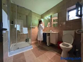 iVAVev Is'us - Image 3