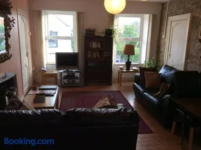 Comber Courtyard Apartment - Image 3