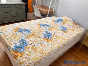 Room in Quiet Family Home - For Women Only - Image 3