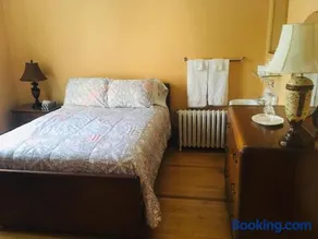 Le Petit Château Montebello B&B - Image 4