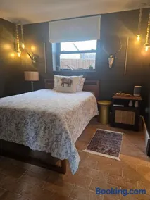 Casa Rosa Cheltenham - luxury unit, free parking - 5 star - Image 5