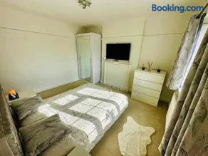 Luxurious 2BR stay in London-GerrardsCross-Wembley-private carpark-short walk to train station - Image 5