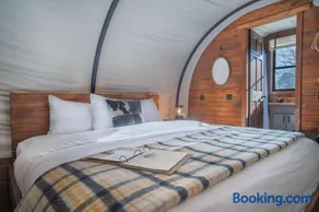 Romantic Wagon Escape Lake Access & Pickleball - Image 3