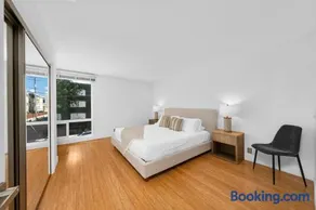 The Orchid-Beachfront Bliss Spacious 2BR Apt In Santa Monica - Image 3
