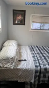 Cozy Tiny Home in Farmington hills Michigan - Image 2