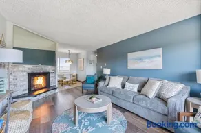 Family Suite for 6 - Fireplace and Kitchen - Pool and Hot Tub - Image 2