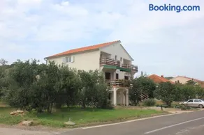 Apartments with parking space Kraj, Pasman - 8502 - Image 1