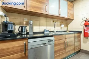 Elegant 3BR Family Escape - Cozy Haven - Image 3