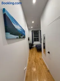 Charming Apartment downtown Montreal with Parking & Pet-Friendly - Image 4