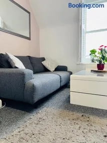 Penthouse Suite, Sea View, Close to Shops, Beach and Train - Image 3