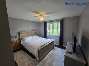 Spacious Family-Friendly Estate - Image 4
