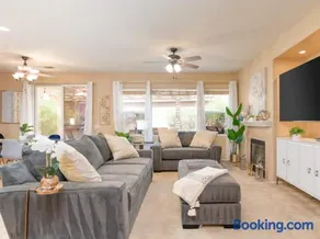 Golf Course Community Home with Pickleball & Mountain Views - Image 1