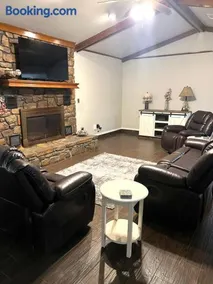 Farm Family Living in Lavaca - Image 1