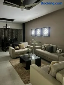 Spacious 4 BHK flat- 4 Beds - Image 2