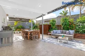 Luxury 5-Bedroom Canal-Front Retreat in Mooloolaba - Image 4