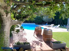 Studio avec terrasse privative et piscine - Image 2