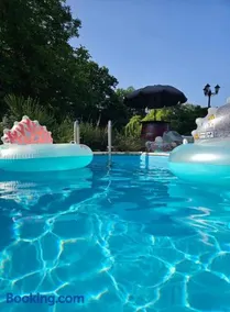 Domaine avec piscine pour 27-36 personnes - Image 2