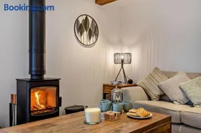 3 Bed in Hartington oc-h30059 - Image 3