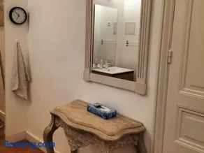 Appartement chic Haussmanien - Image 2