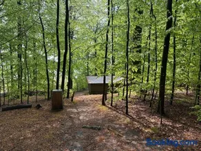 Lovely Secluded Holiday Home Near Beach - Image 3