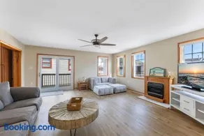 4 Bedroom Single-Family Home in North Wildwood - Image 1