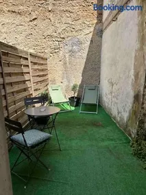 Vaste Appartement Rénové - Centre Ville - Image 3
