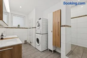 Moderne, vollausgestattete 3 BR-Wohnung zentrumnah - Image 5