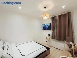 Dinas home - Image 4